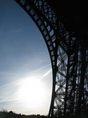 EiffelTowerDetailSun